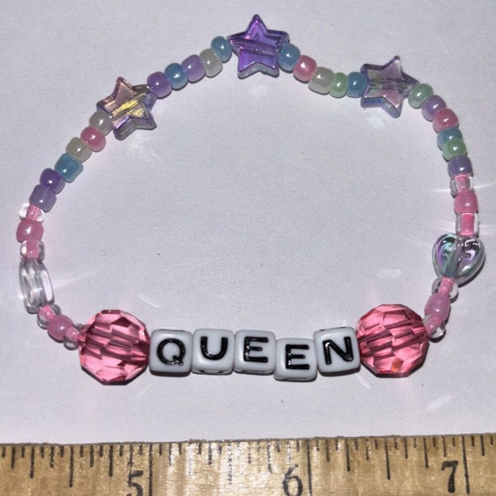 Beaded Letter Charm Bracelet Pink Purple QUEEN Alphabet Bead Stretch Wristlet